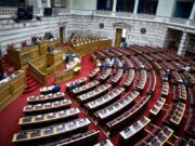 Σφοδρή αντιπαράθεση στη Βουλή για την συμφωνία Ελλάδας – Γαλλίας, τι είπαν Μητσοτάκης και Τσίπρας