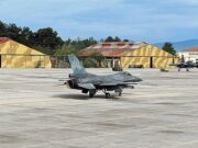Λάρισα: Αναγκαστική προσγείωση αμερικανικού F-15 λόγω απώλειας… καλύπτρας