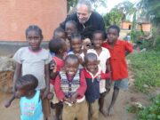 Ευχαριστούν την Ιεραποστολή στην Ζιμπάμπουε γιατί ..πήγαν σχολείο!