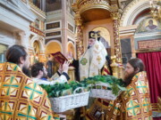 Η Κυριακή των Βαΐων στον Μητροπολιτικό Ιερό Ναό Αγίων Κωνσταντίνου και Ελένης Πειραιώς