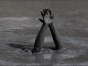 Με ποιο τρόπο γίνεται η κατάργηση των οκτώ παθών του ανθρώπου