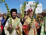 Υπό τις λαμπρές του ηλίου μαρμαρυγές, πραγματοποιήθηκε και εφέτος στη Μύκονο «Ο Περίπατος του Αυτοκράτορος»