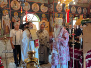 Αρχιερατική θεία λειτουργία στον εορτάζοντα ιερό ναό του Αγίου Ραφαήλ στις Κοκκινάδες Λυγουριού