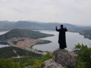 Ο Μητροπολίτης Καστορίας Καλλίνικος στον… «Μέγα Αλέξανδρο»