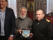 Εθιμοτυπική επίσκεψη του Υπουργού Ναυτιλίας και του Αρχηγού του Λιμενικού Σώματος, στον Μητροπολίτη Σύρου