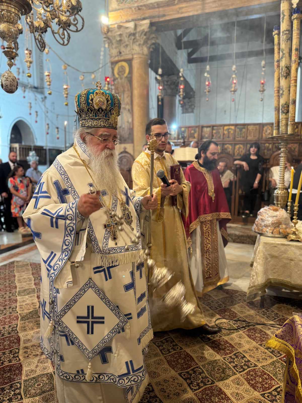 Μνημόσυνο στην Βασιλική της Γεννήσεως στη Βηθλεέμ για τα θύματα της επίθεσης στη Δαμασκό
