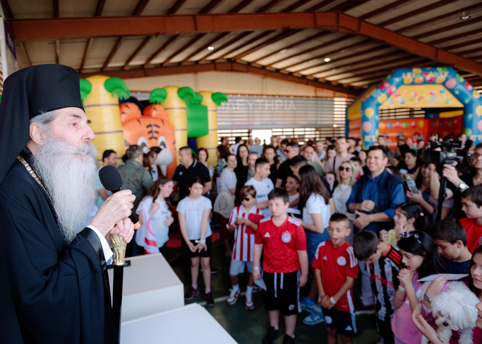 Στα Summer Camp των Εκπαιδευτηρίων της Μητροπόλεως Πειραιώς ο Μητροπολίτης