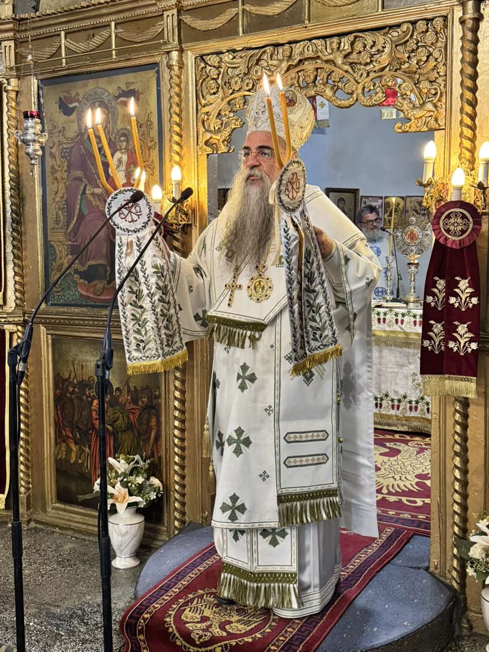 Ο εορτασμός της μνήμης των Αγίων Δώδεκα Αποστόλων στον πανηγυρίζοντα ομώνυμο ιστορικό ιερό ναό της Πέλλας