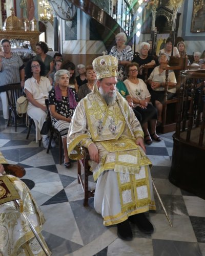 Δισαρχιερατική Θεία Λειτουργία στην Κίμωλο