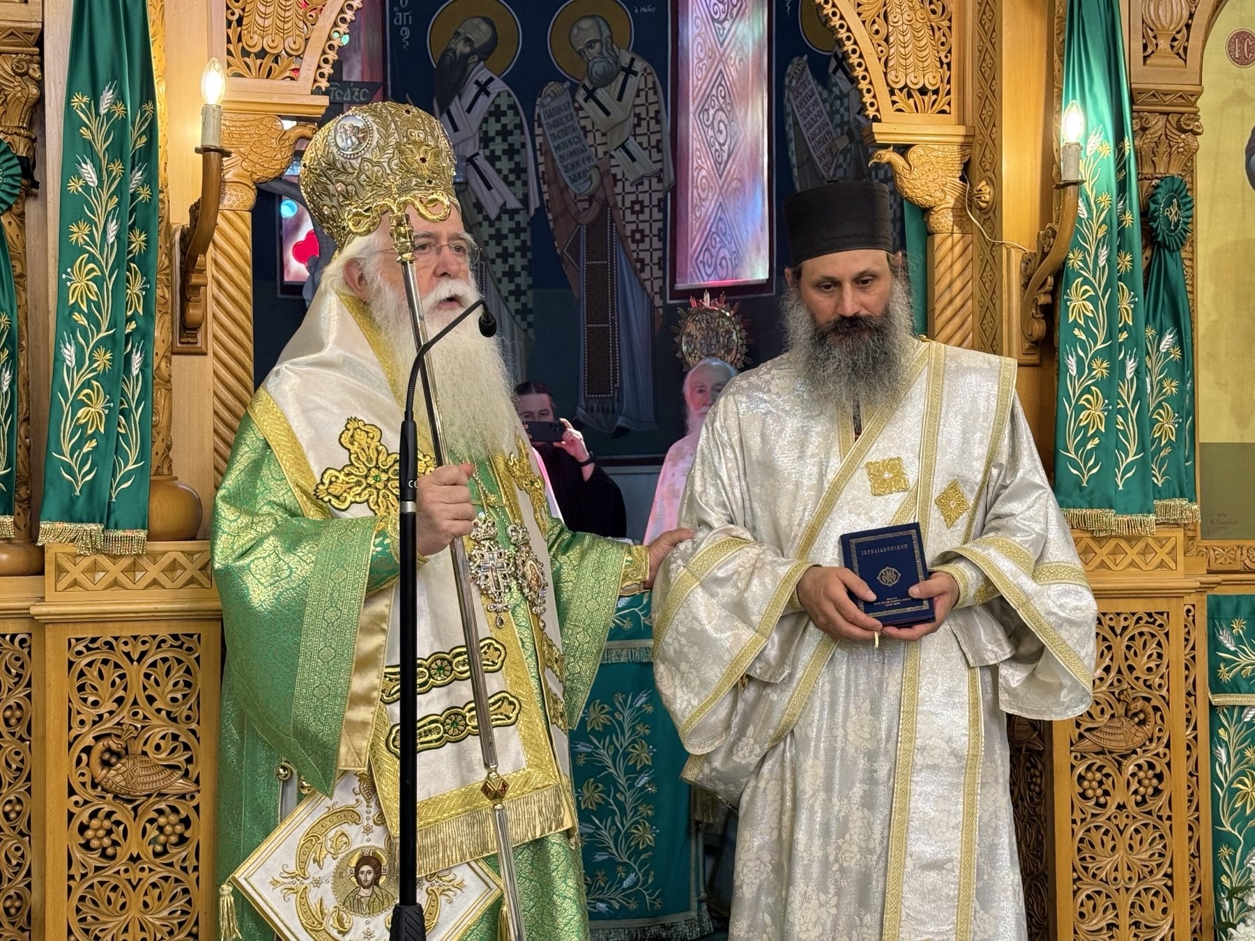Λαμπρή η πανήγυρις των Αγίων Αναργύρων στο Βόλο – Νέος Ιεροδιάκονος στην Τοπική Εκκλησία