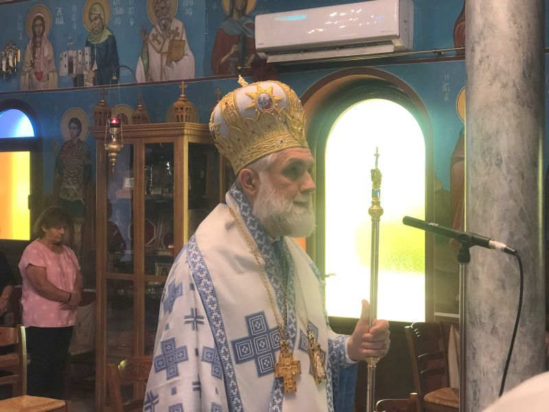 Ο Επίσκοπος Σκοπέλου Ιερούργησε ενώπιον της Τιμίας Κάρας του Αγίου Παντελεήμονος