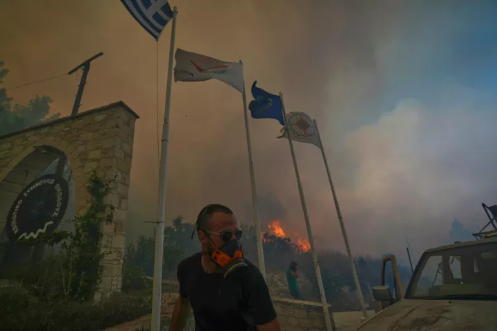 Καλύτερη είναι η εικόνα από τη μεγάλη φωτιά στην Λεμεσό