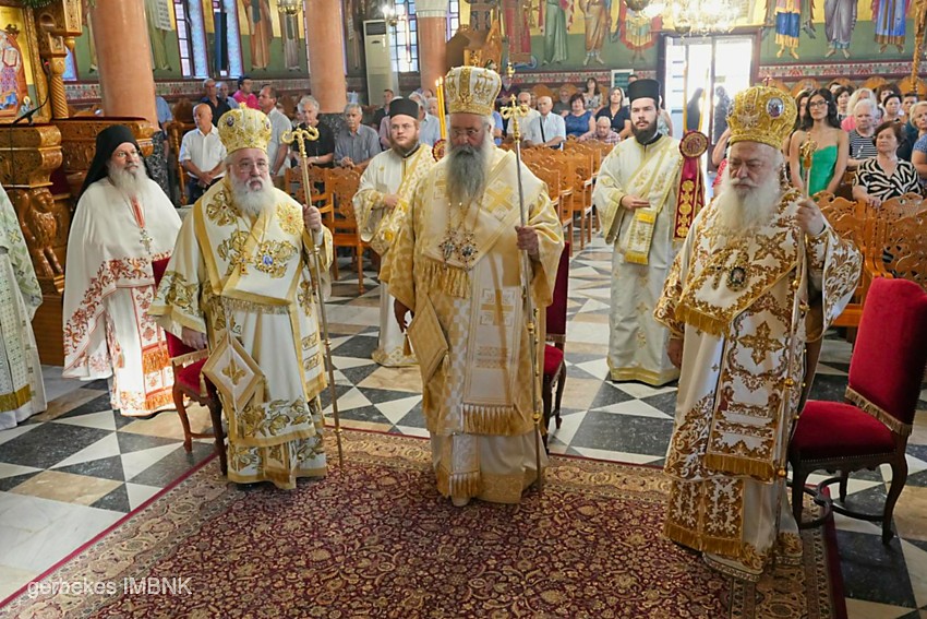 Πολυαρχιερατικό συλλείτουργο στην πανήγυρη της Ιεράς Μονής Αγίας Κυριακής Λουτρού