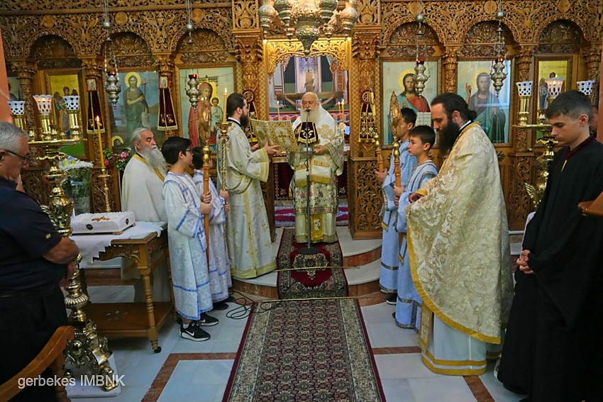 Αρχιερατική θεία Λειτουργία στην ορεινή Καστανιά Ημαθίας