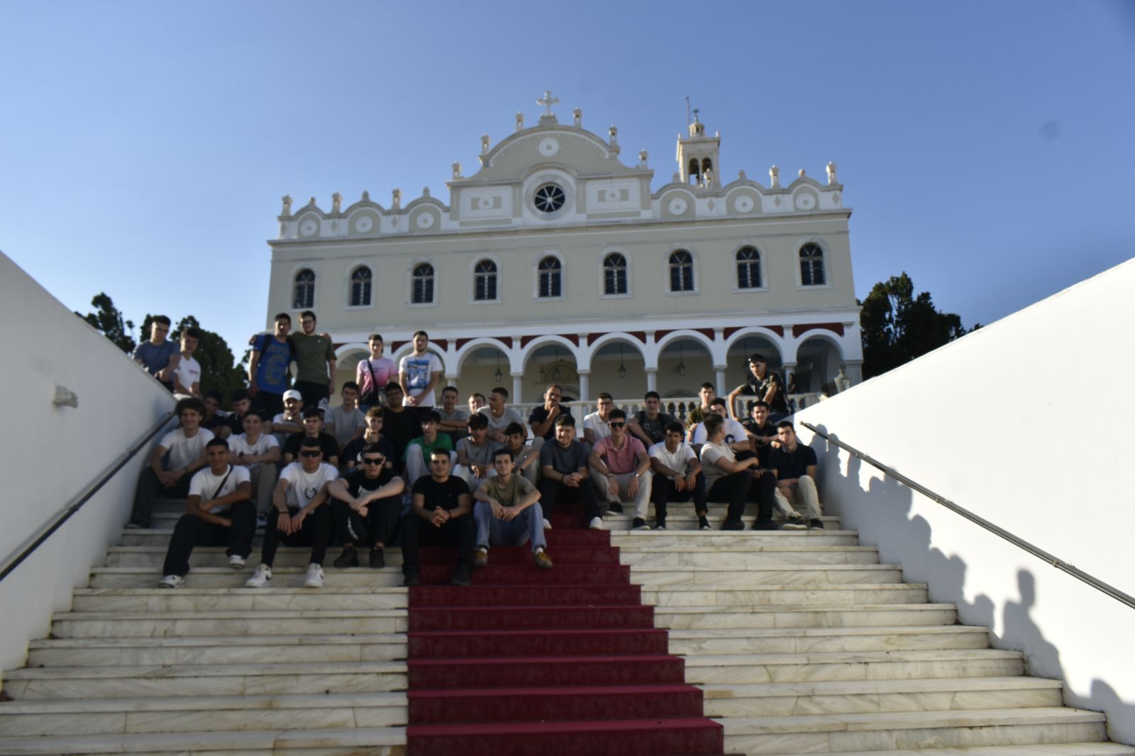 Συνεχίζονται οι κατασκηνωτικές δραστηριότητες της Μητρόπολης Γλυφάδας στην Τήνο