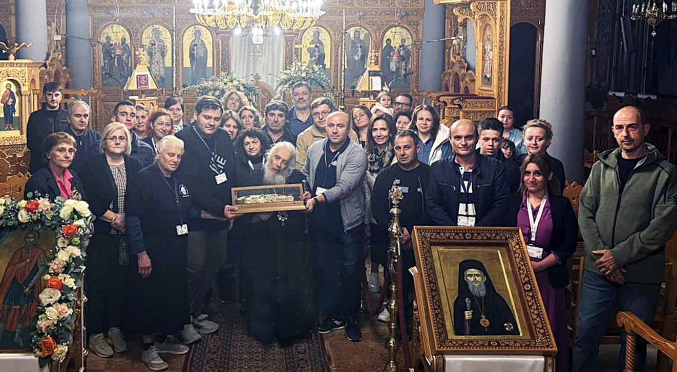 Σε κλίμα κατάνυξης η αναχώρηση της δεξιάς χειρός του Αγίου Νεκταρίου από την Έδεσσα