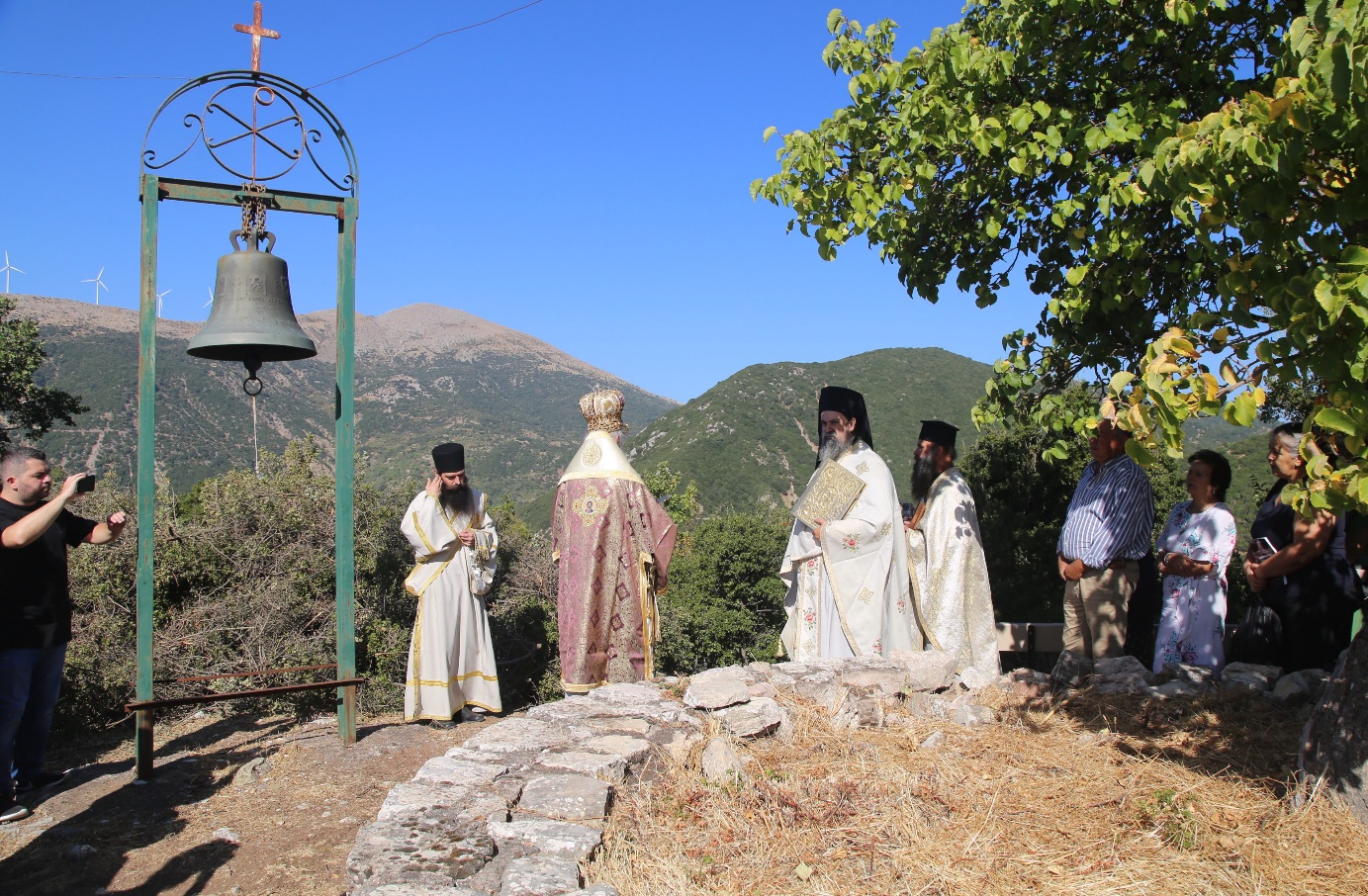 Πρώτη Ἀρχιερατική θεία Λειτουργία στήν Ἱερὰ Μονὴ Φιλοθέου Νεοκάστρου Ναυπακτίας