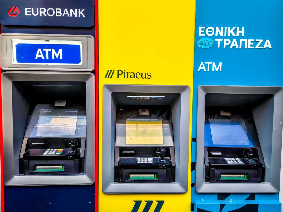 Ξεκινά σήμερα η πληρωμή των συντάξεων – Πότε θα καταβληθούν τα επιδόματα