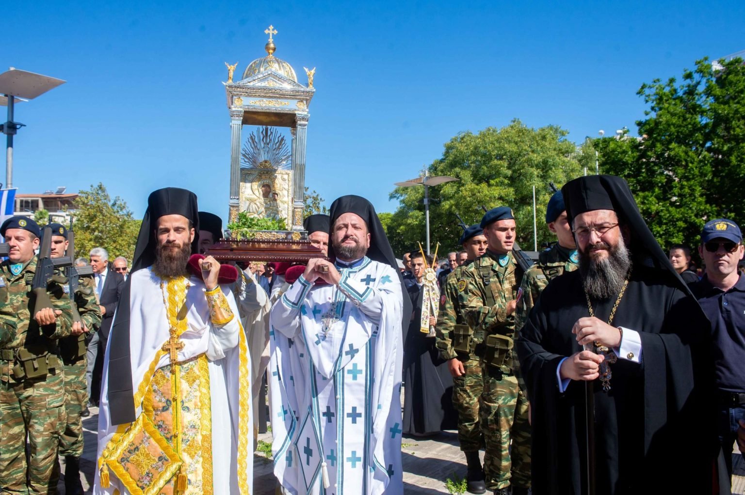Λαοθάλασσα πιστών υποδέχθηκε την Παναγία Βουλκανιώτισσα στη Μεσσήνη