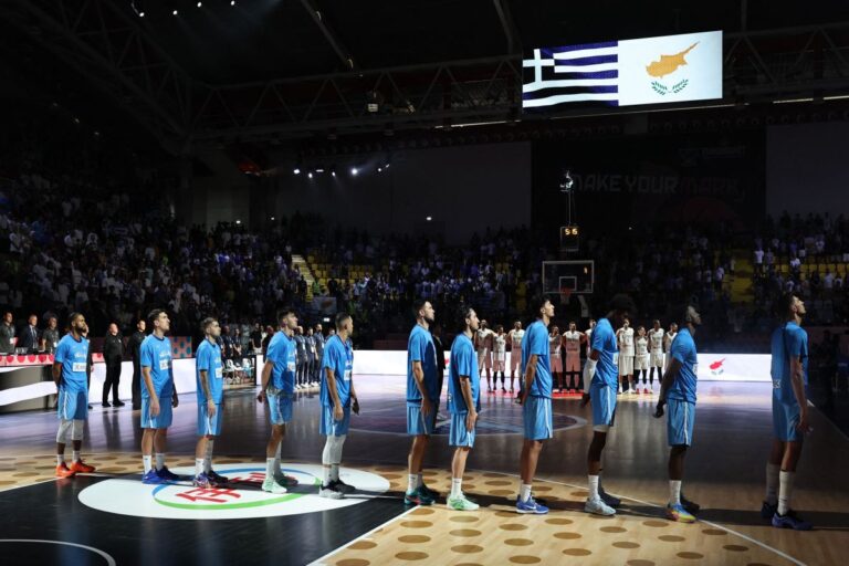 O εθνικός ύμνος, ο Αυξεντίου και οι ανιστορητοι