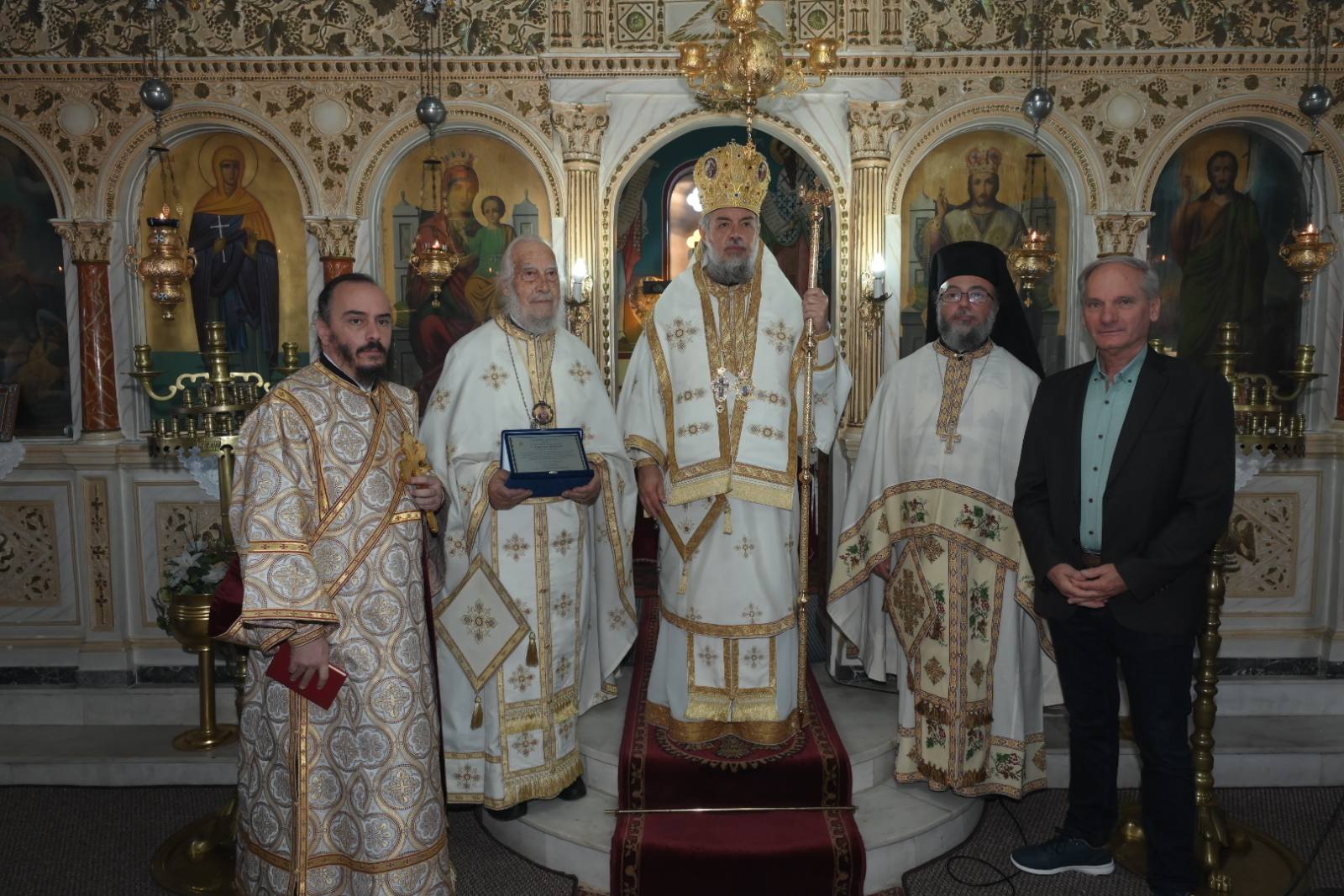 Τιμητική διάκριση σε αφυπηρετήσαντα Ιερέα της Ιεράς Μητροπόλεως Γόρτυνος και Μεγαλοπόλεως