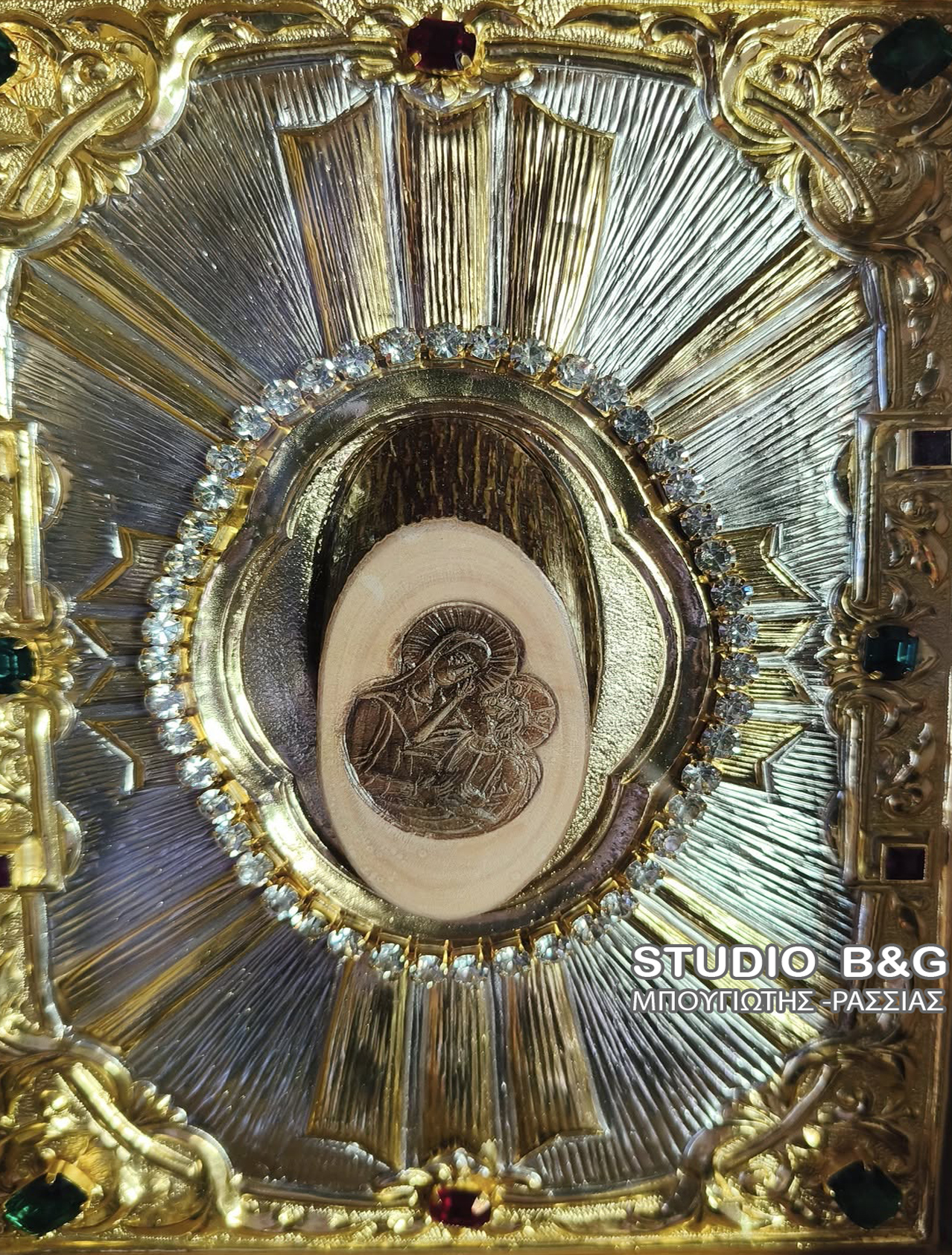 Ένα ιερό δώρο ευλογίας στην Ευαγγελίστρια Ναυπλίου