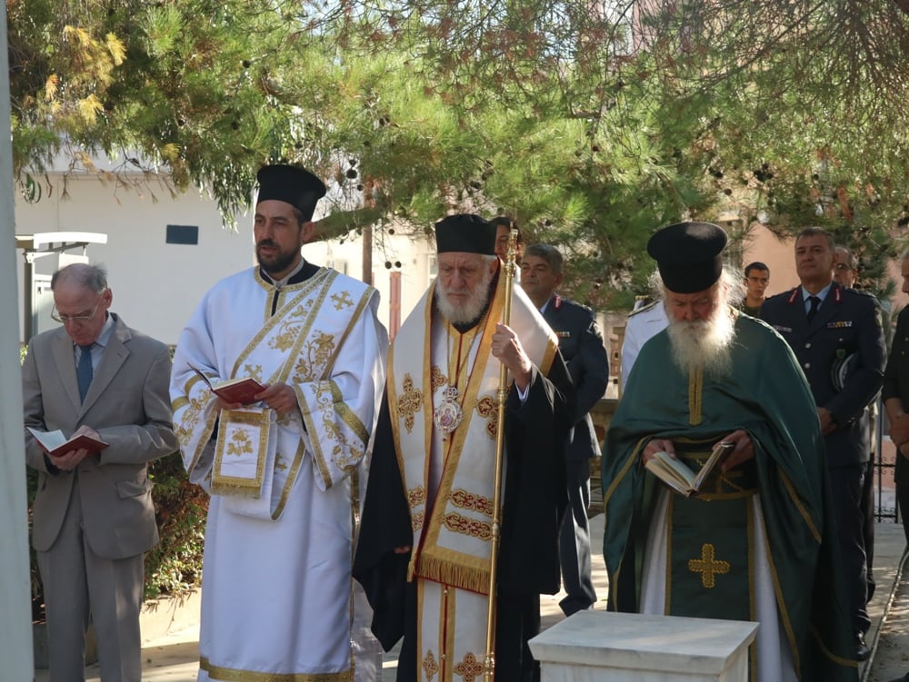 Σύρος: Tρισάγιο για τους 8.000 θανόντες από την πείνα κατά την Ιταλογερμανική Κατοχή