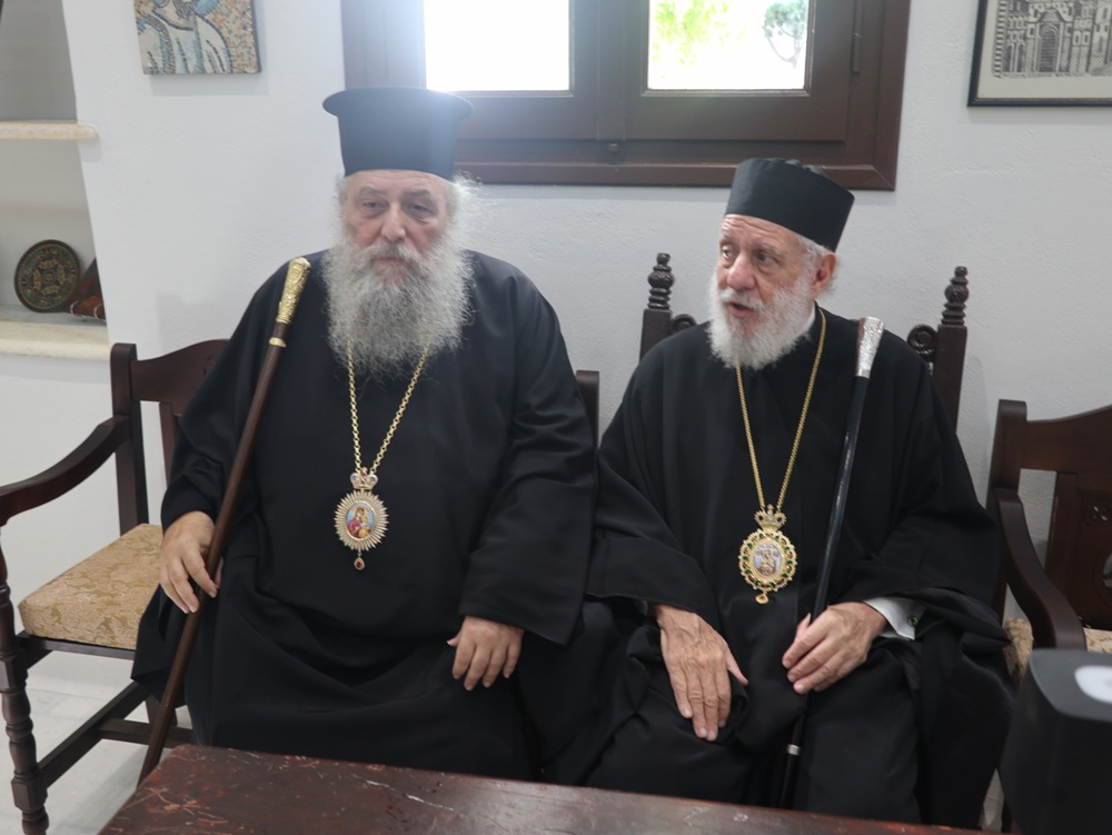 Ο Μητροπολίτης Σύρου στα Ονομαστήρια του Μητροπολίτη Παροναξίας Καλλινίκου