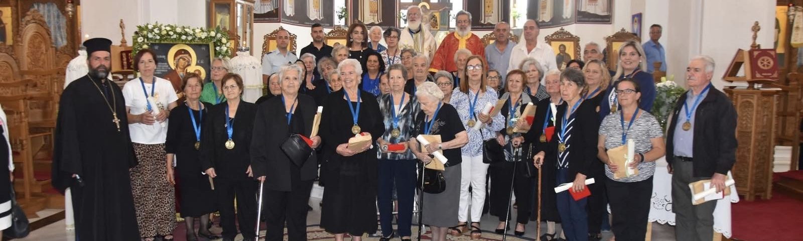 Τιμητικό μετάλλιο σε πολύτεκνες μητέρες από την Μητρόπολη Αρκαλοχωρίου