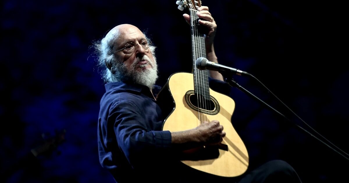 Απεβίωσε ο Διονύσης Σαββόπουλος