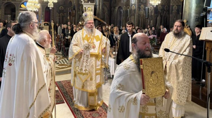 Στον Ι. Ν. Αγίων Πάντων Καλλιθέας Αττικής ιερούργησε ο Μητροπολίτης Λαρίσης για τα 100 χρόνια από της ιδρύσεως της Ενορίας.