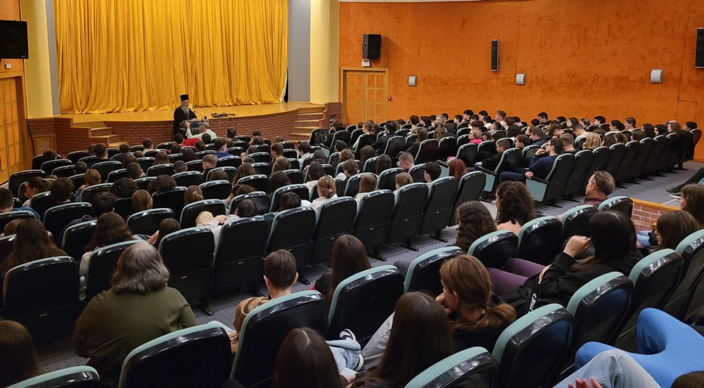 Ναυπάκτου Ἱερόθεος: Συνάντηση μέ τούς μαθητές τοῦ 1ου Γενικοῦ Λυκείου Ναυπάκτου