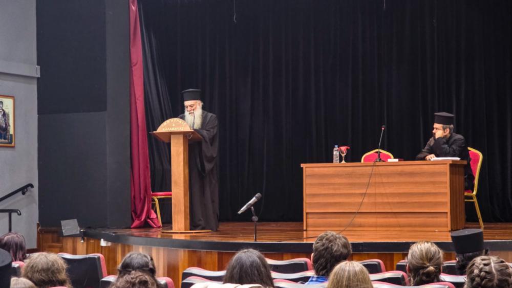 Ο Πρωτοσύγκελλος της Ιεράς Μητροπόλεως Φθιώτιδος, π. Εφραίμ Τριανταφυλλόπουλος, στην Μητρόπολη Καλαμαριάς