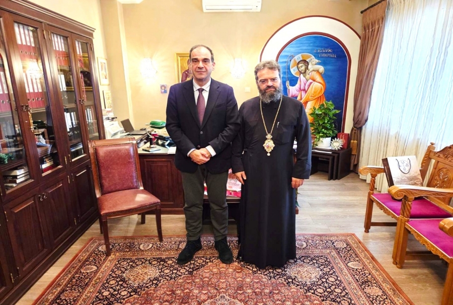 Ο Κοσμήτορας της Σχολής Ανθρωπιστικών Σπουδών του Δ.Π.Θ. στον Μητροπολίτη Μαρωνείας