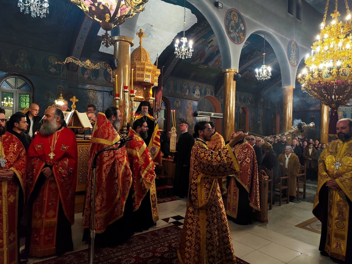 Υποδοχή ιερών λειψάνων των αγίων νεοφανών μαρτύρων Ραφαήλ, Νικολάου και Ειρήνης στον Ι.Ν. Αγίας Παρασκευής Καρδίτσης