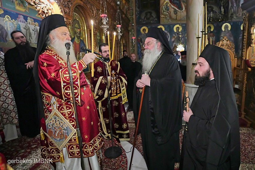 Αρχιερατική αγρυπνία και κουρά μοναχού στην Ι. Μονή Παναγίας Δοβρά στη Βέροια