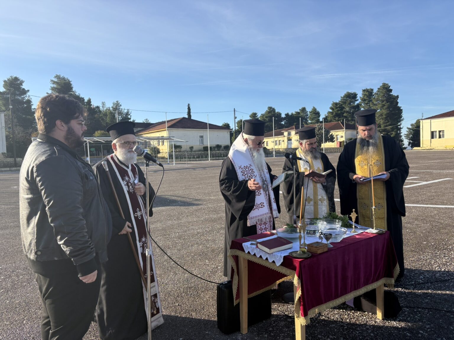 Αγιασμός στο Κέντρο Εκπαιδεύσεως Πυροβολικού Θηβών