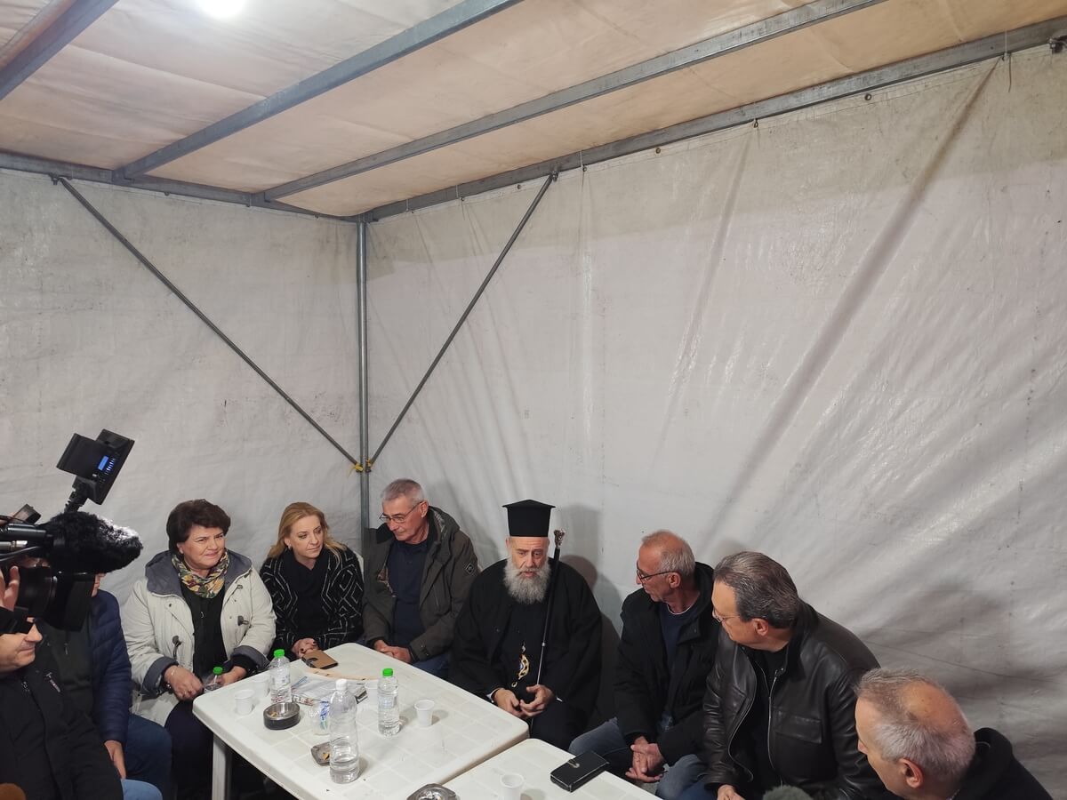 Έμπρακτη στήριξη του Μητροπολίτη Θεσσαλιώτιδος στους αγρότες της Καρδίτσας