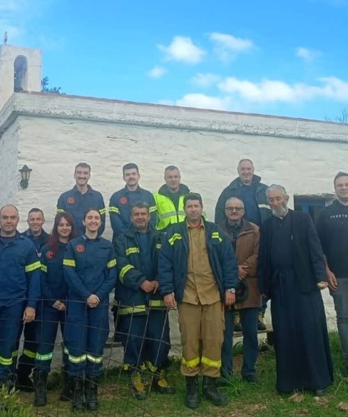 Οι Πυροσβέστες του Πυροσβεστικού Κλιμακίου Άνδρου τίμησαν τους Αγίους Τρεις Παίδας εν καμίνω