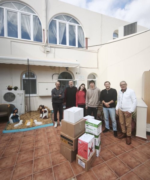 Χειρονομία αγάπης μαθητών και εκπαιδευτικών του 3ου Γυμνασίου Σύρου