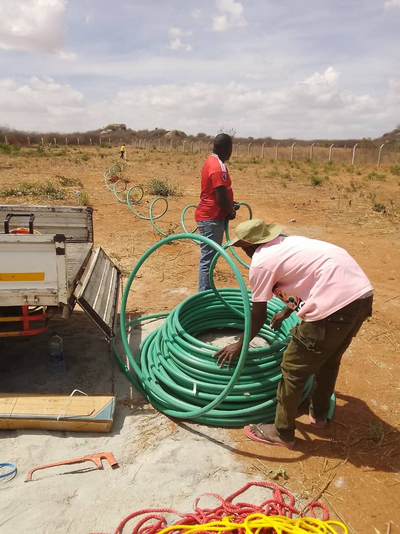 Επιτυχής Διάνοιξη Γεωτρήσεως στο Οικόπεδο του Νέου Ιεραποστολικού Κέντρου της Ιεράς Μητροπόλεως Αρούσας στη Ντοντόμα