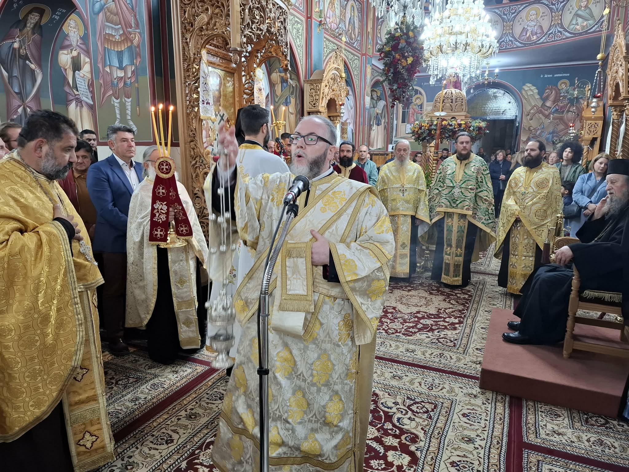 Πολυαρχιερατικό Συλλείτουργο  στον Άγιο Ιωάννη Αλιβερίου