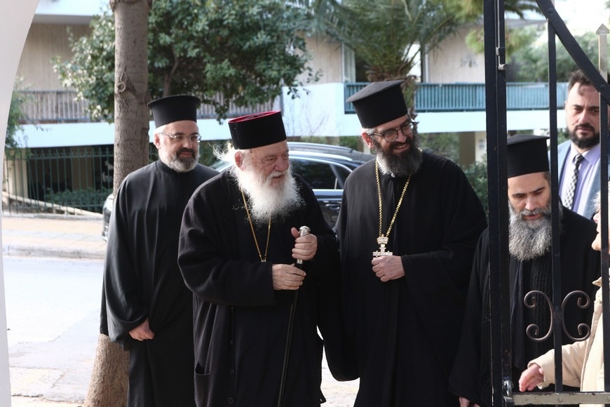 Την πρωτοχρονιάτικη Βασιλόπιτα της Στέγης Γερόντων Αγίας Παρασκευής ευλόγησε ο Αρχιεπίσκοπος