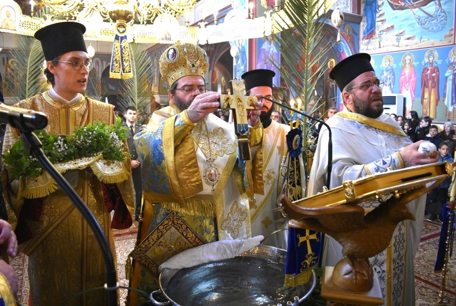 Τα Άγια Θεοφάνεια στην Ιερά Μητρόπολη Μαρωνείας και Κομοτηνής