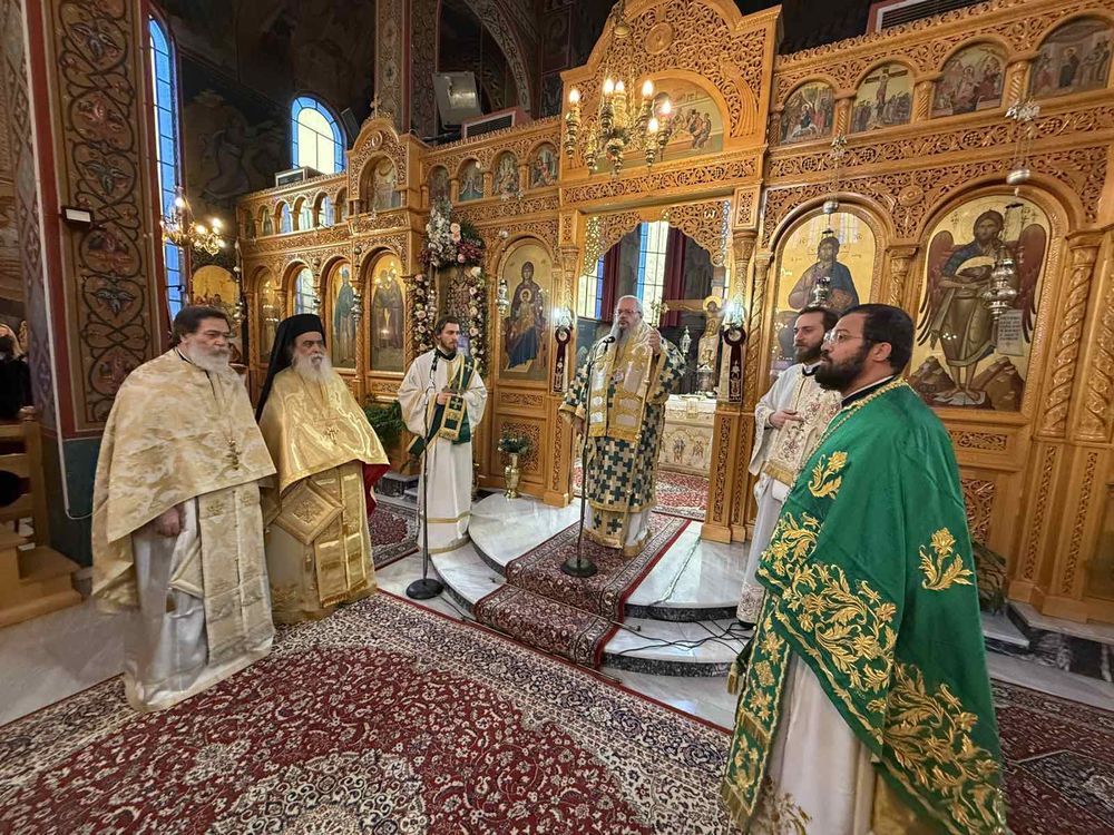 Αρχιερατική Θεία Λειτουργία στον πανηγυρίζοντα Ιερό Ναό Αγιου Αθανασίου Λαρίσης