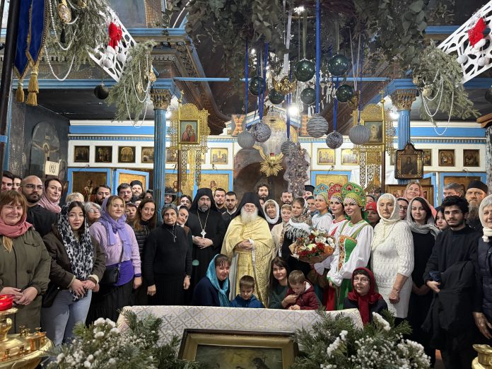 Θεία Λειτουργία στο Βατοπαιδινό Μετόχι του Αγίου Ανδρέα στο Καράκιοϊ