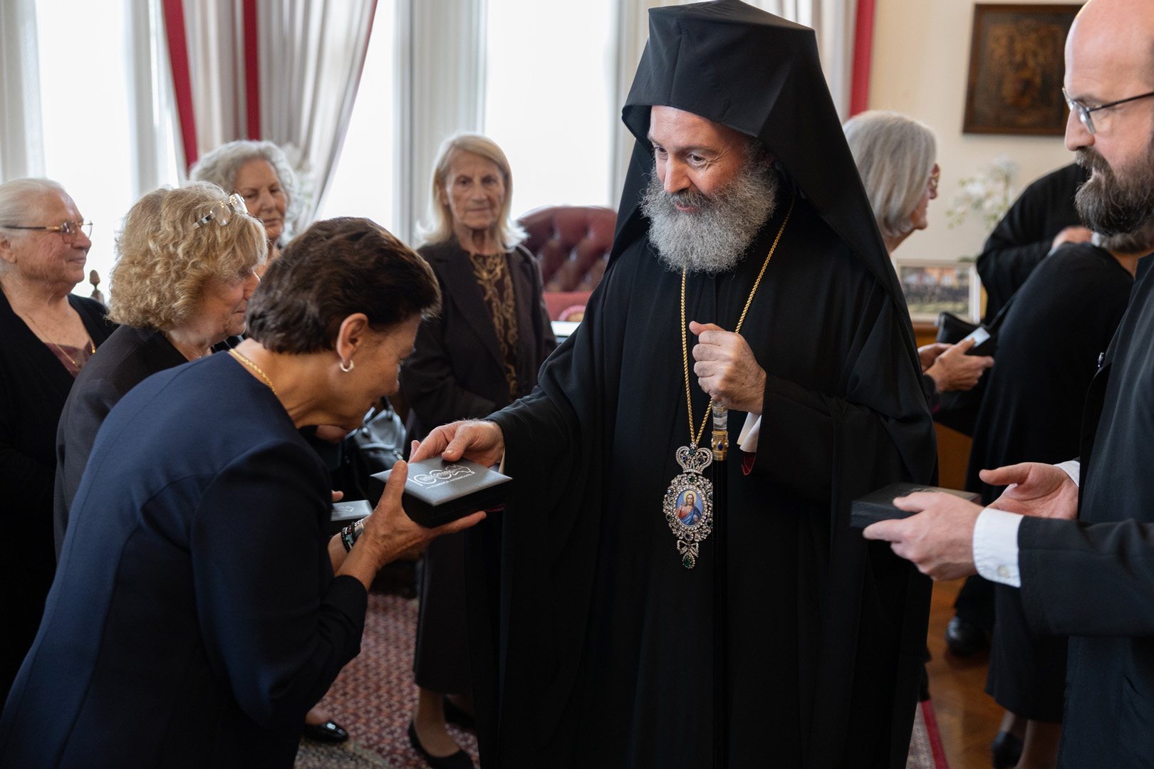 Η Φιλόπτωχος Αδελφότητα της Ενορίας Αγίου Νικολάου Marrickville στον Αρχιεπίσκοπο Αυστραλίας