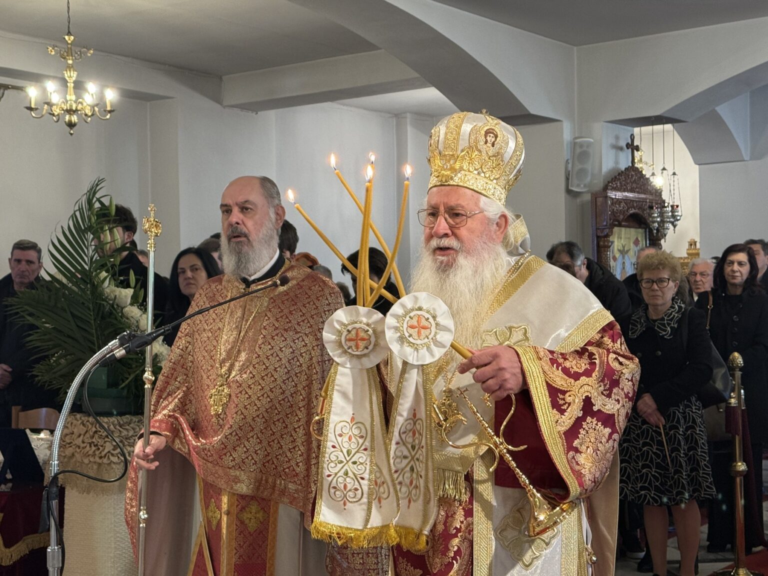 Θεία Λειτουργία στον Ιερό Ναό Αγίου Ρηγίνου Λεβαδείας