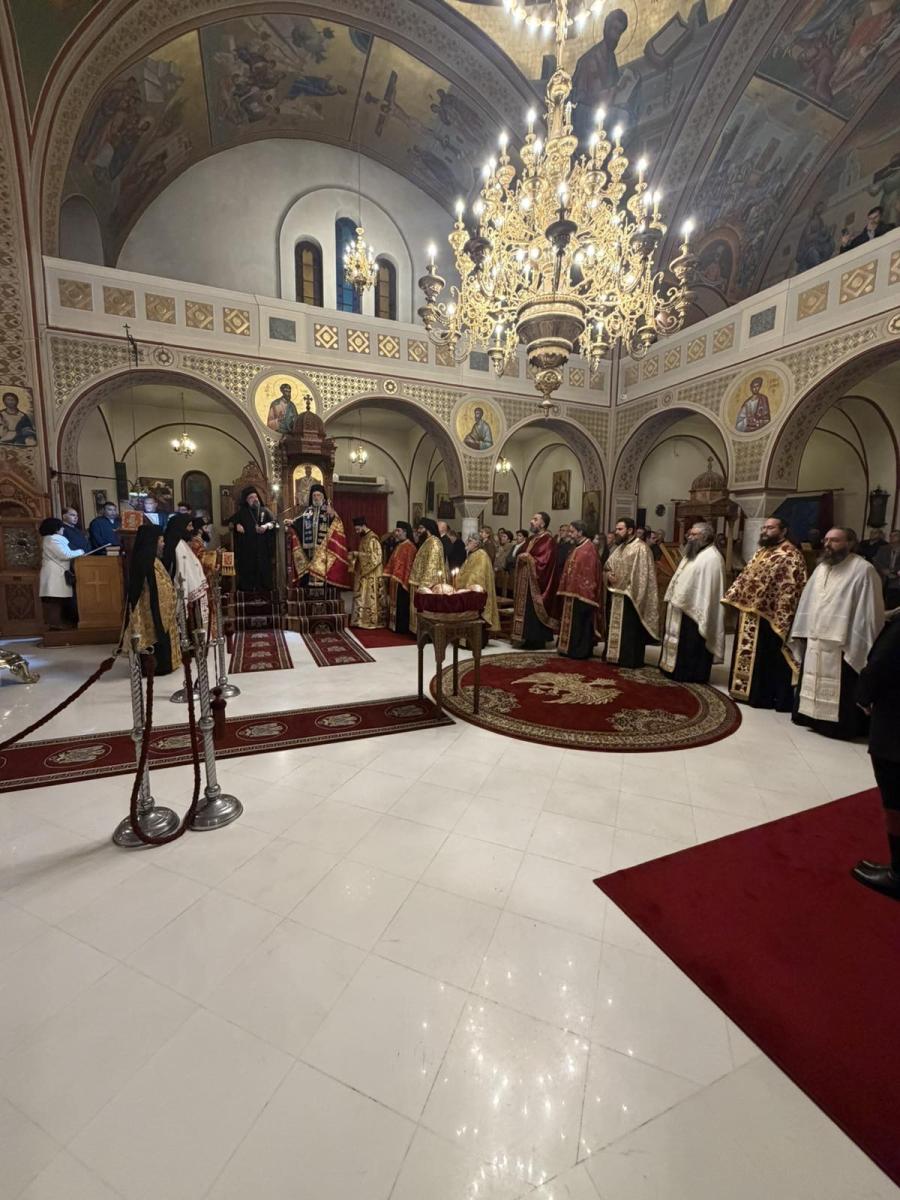 Πανηγύρισε ο Μητροπολιτικός Ιερός Ναός Υπαπαντής του Κυρίου στα Φηρά της Σαντορίνης