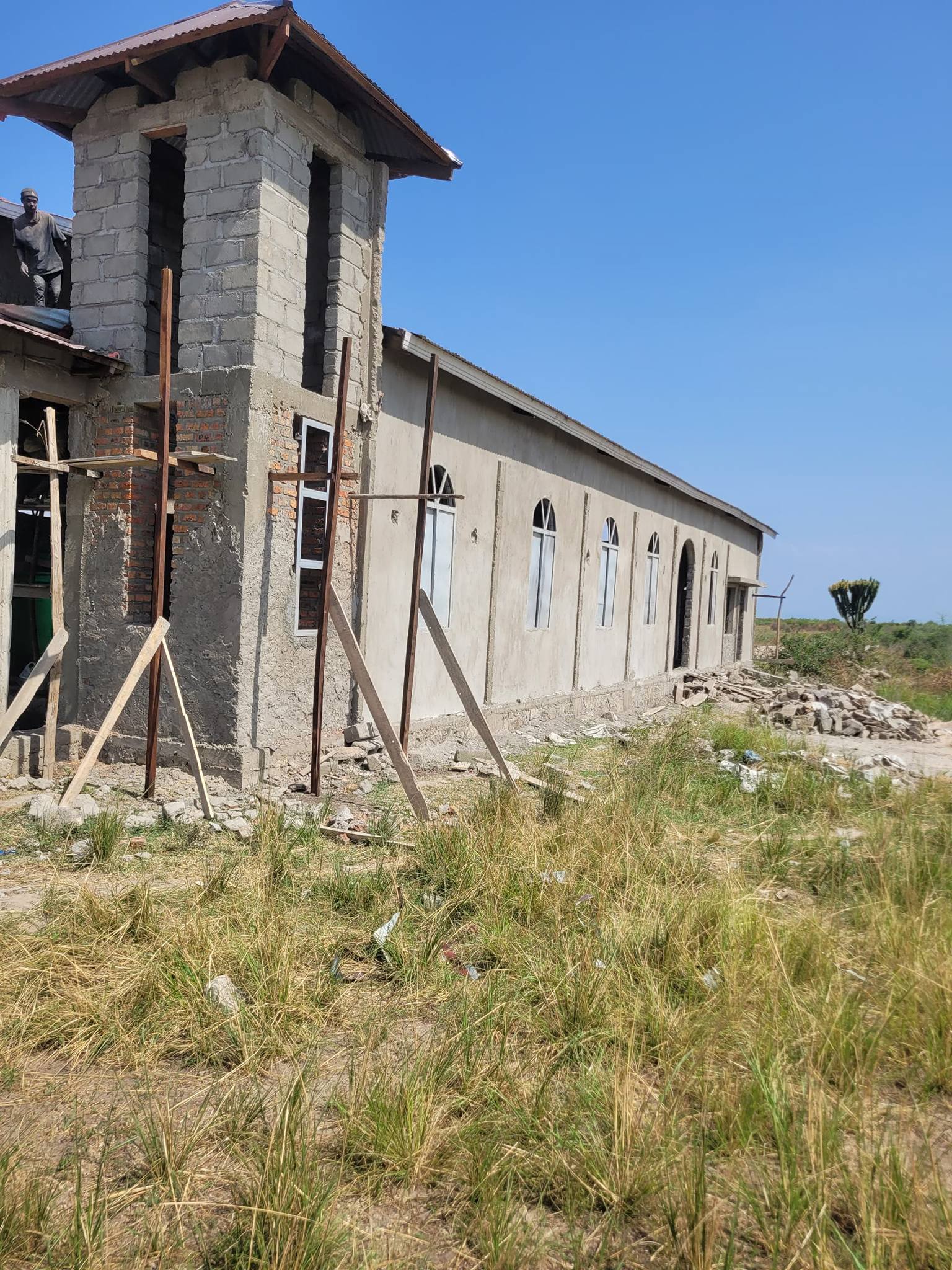 Άλλος ένας ναός στο Κονγκό , ξεκινούνε την ανοικοδόμηση νέου